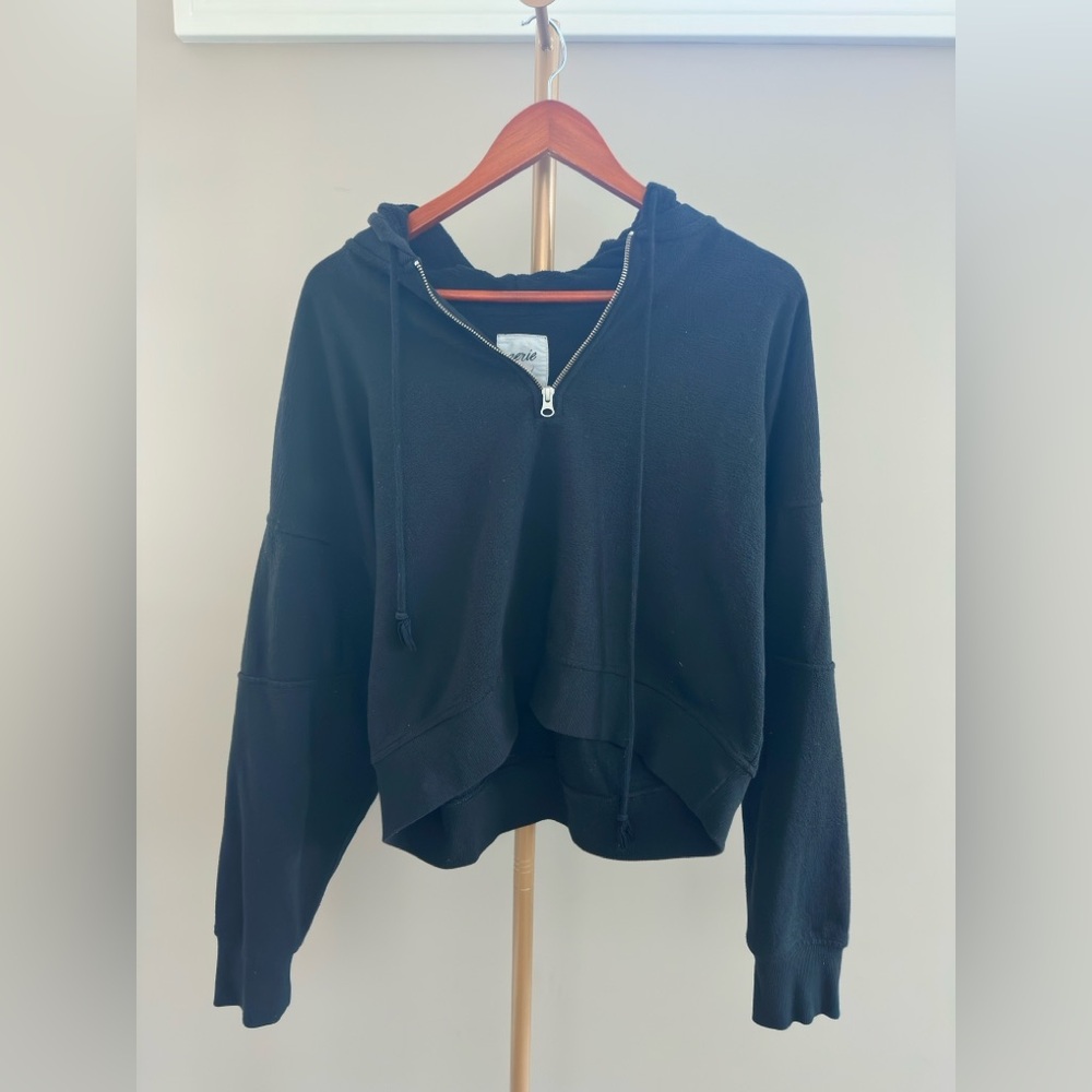 Aerie Lightweight Hoodie Sweatshirt Medium Soft Cozy Casual Everyday Pullover